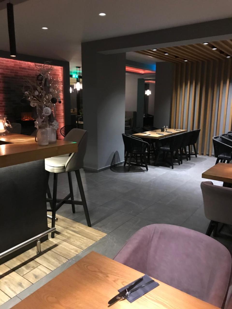 Akropolis Hotel ニュルンベルク エクステリア 写真